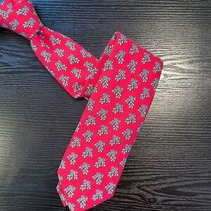 Vineyard Vines Mistletoe Red Holiday Silk Tie